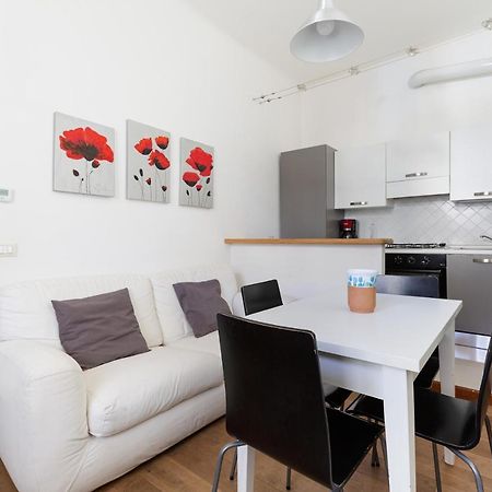 Milan Comfy Apt - Calvairate District Lägenhet Exteriör bild